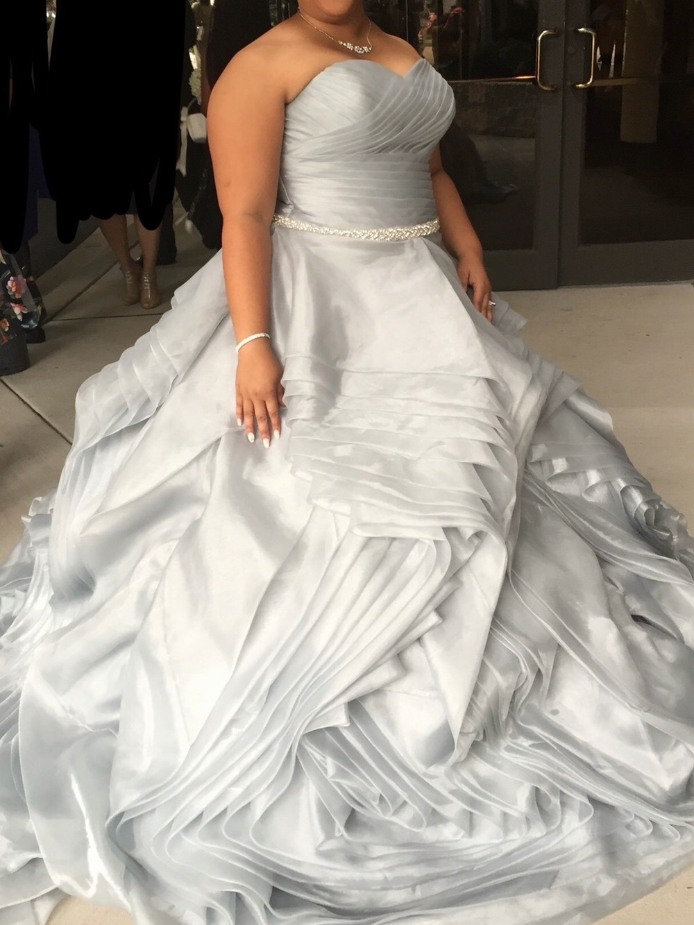 Beautiful Gown - Picture 3 of 4